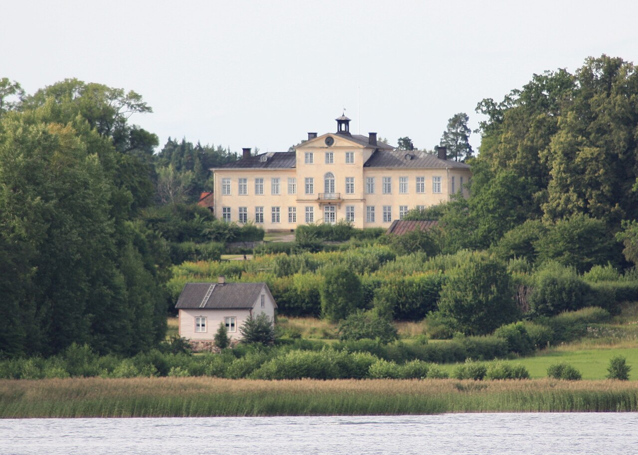 Östanå Castle — Sweden castle