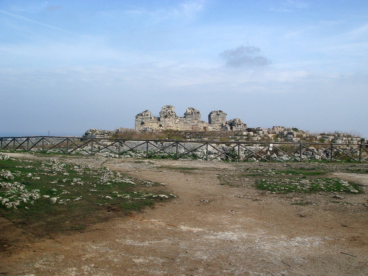 Euryalus Fortress — Italy castle