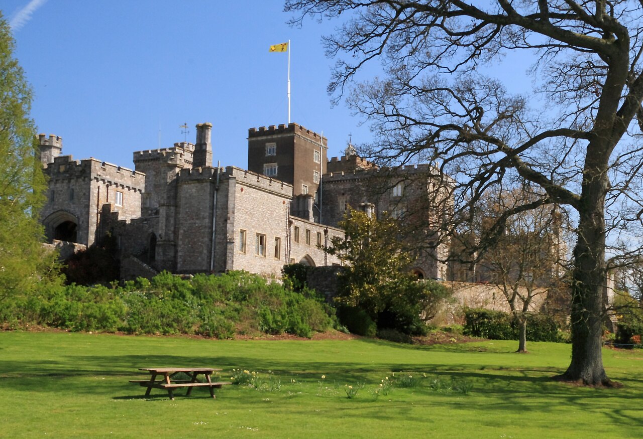 Powderham Castle — United Kingdom of Great Britain and Northern Ireland castle