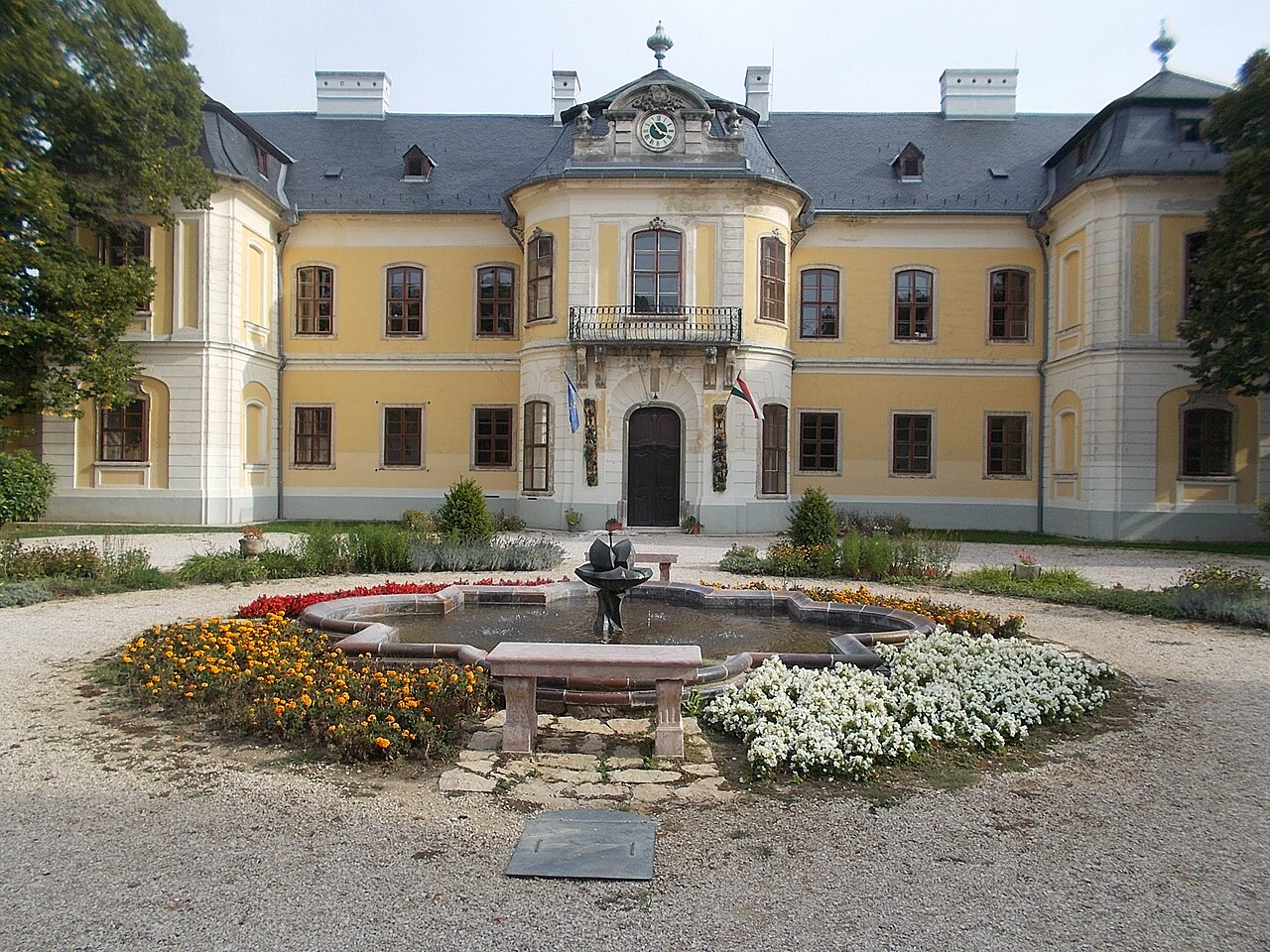Lamberg Mansion in Mór — Hungary castle