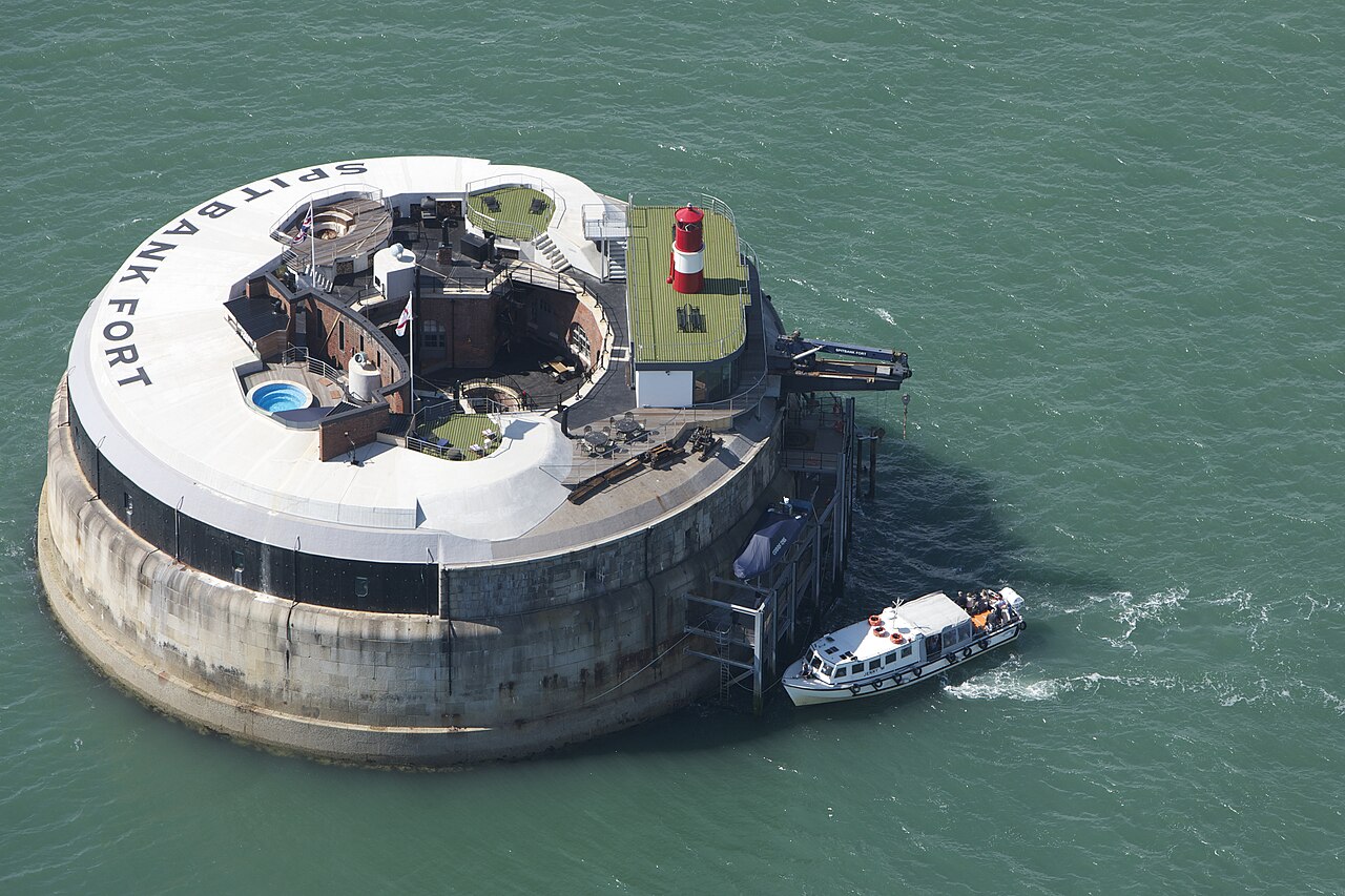 Spitbank Fort — United Kingdom of Great Britain and Northern Ireland castle