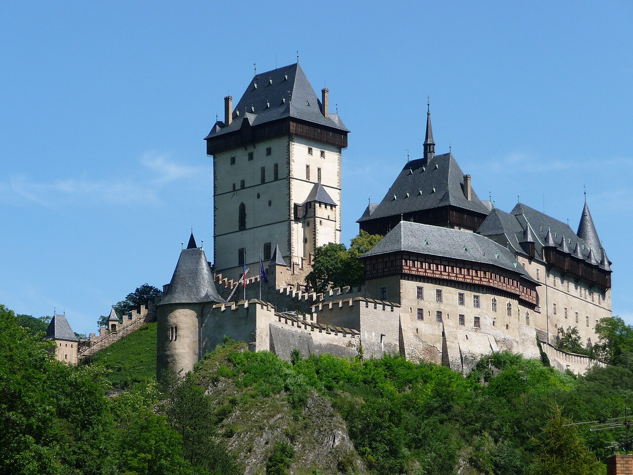Karlštejn Castle — Czechia castle