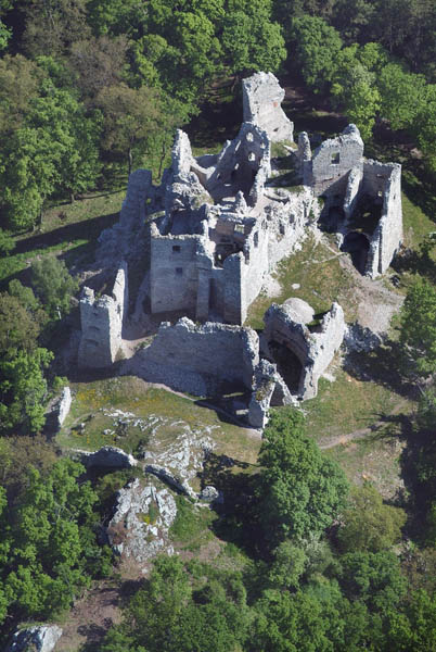Hrusov Castle Ruins — Slovakia castle