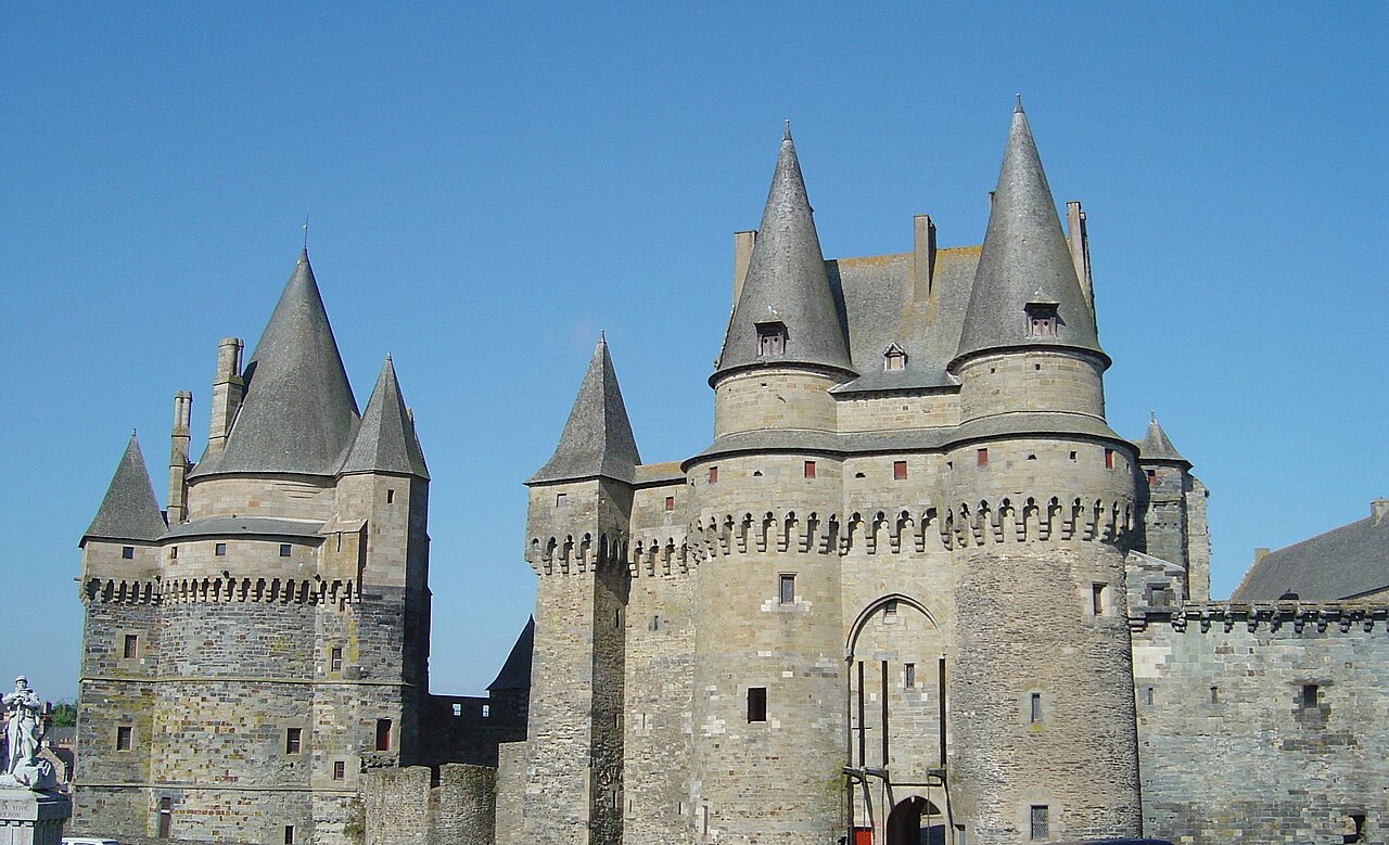 Vitré Castle — France castle