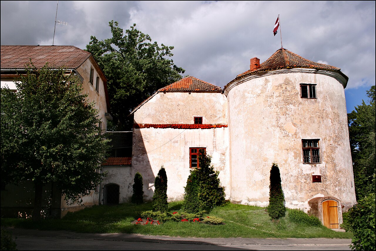 Alsunga — Latvia castle