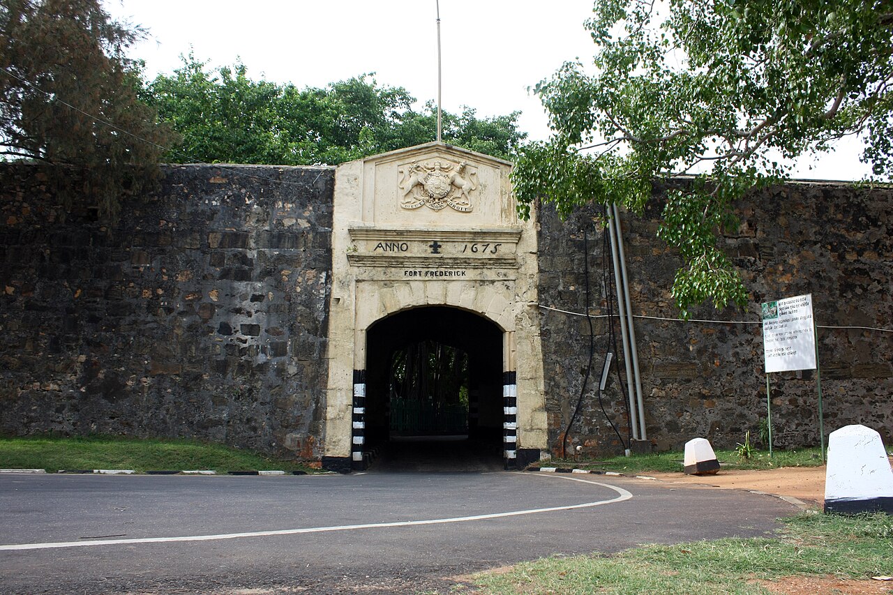 Fort Fredrick — Sri Lanka castle