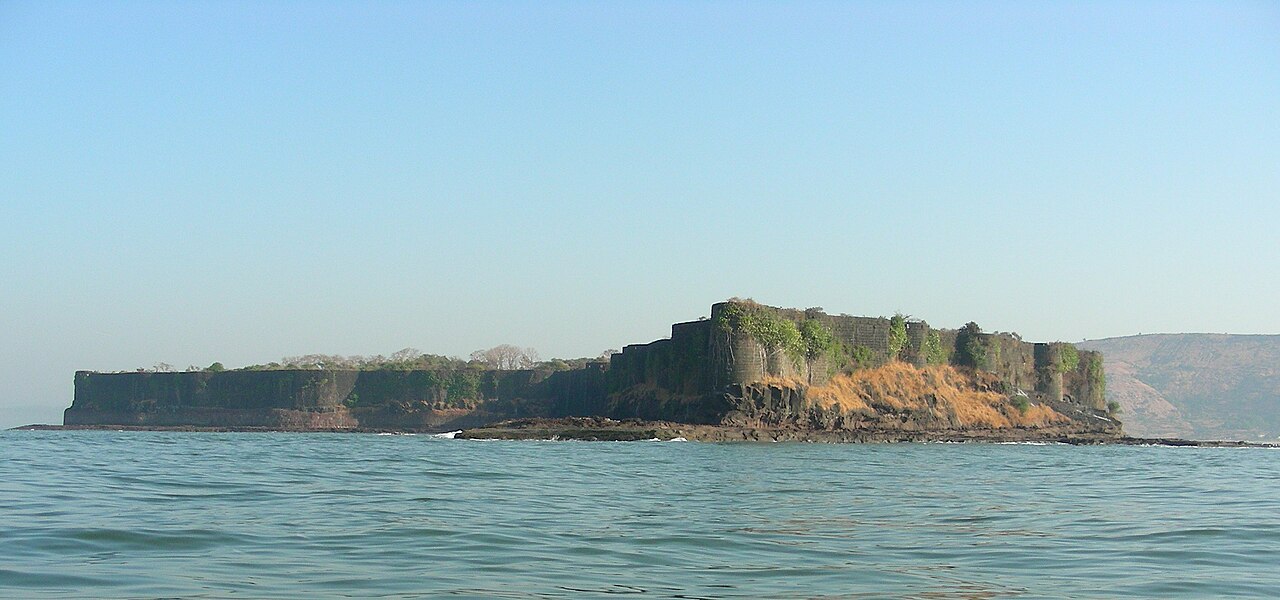 Suvarnadurg Fort — India castle