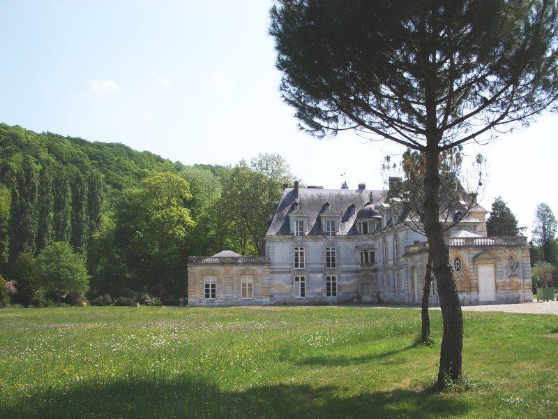 Château d\'Acquigny — France castle