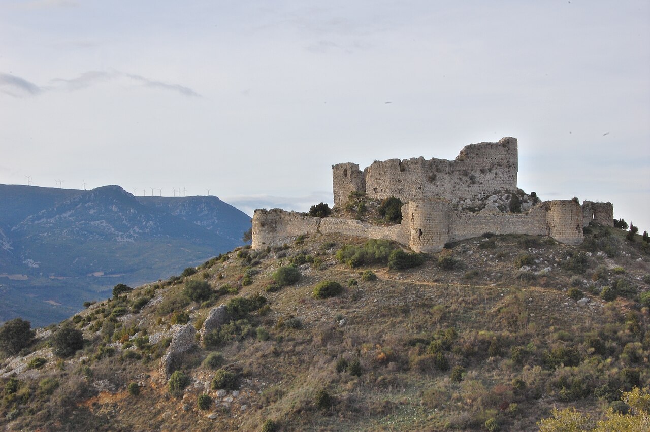 Château d'Aguilar — France castle