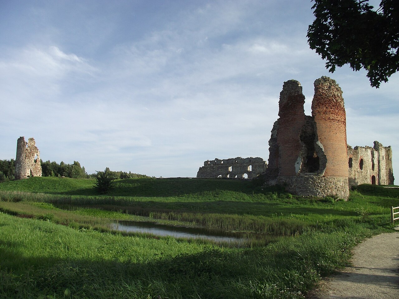 Laiuse Castle Ruins — Estonia castle