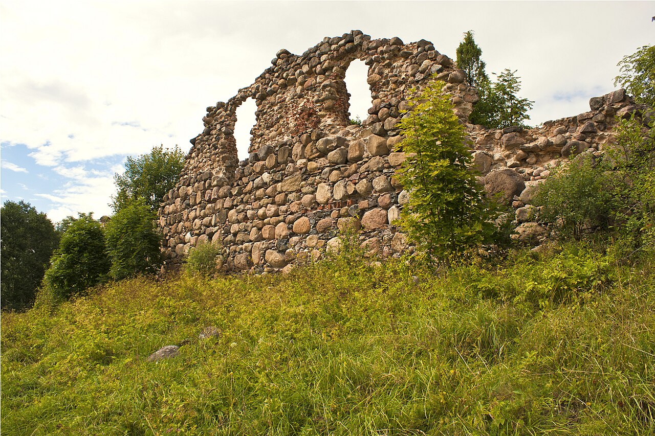 Vecpiebalga Castle — Latvia castle