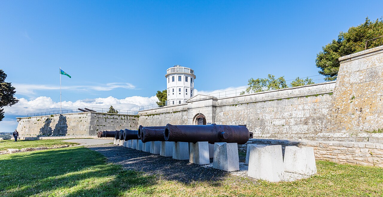 Pula Fortress — Croatia castle