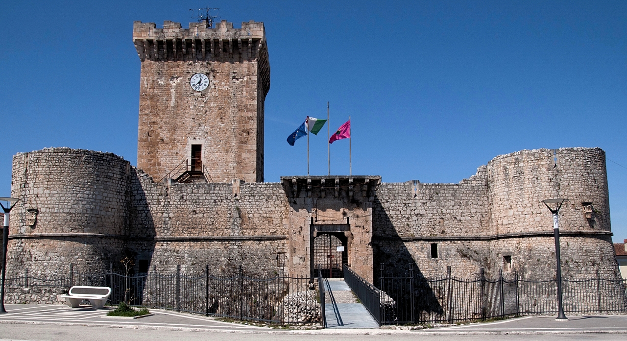 Piccolomini Castle (Ortucchio) — Italy castle
