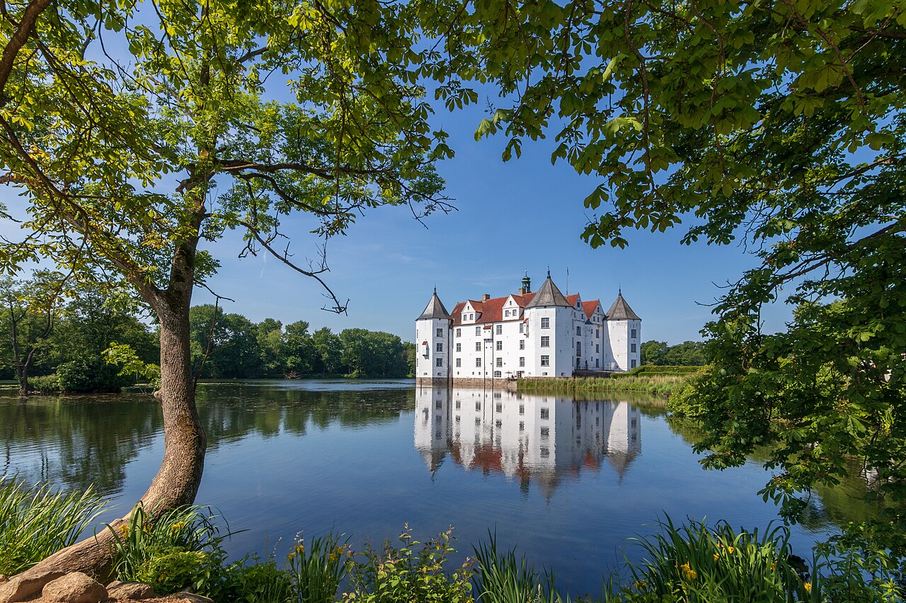 Glucksburg Castle — Germany castle