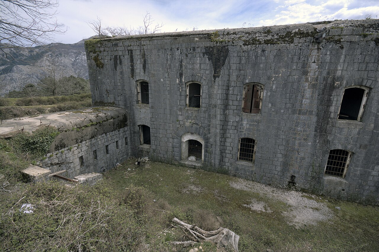 Fort Vrmac — Montenegro castle