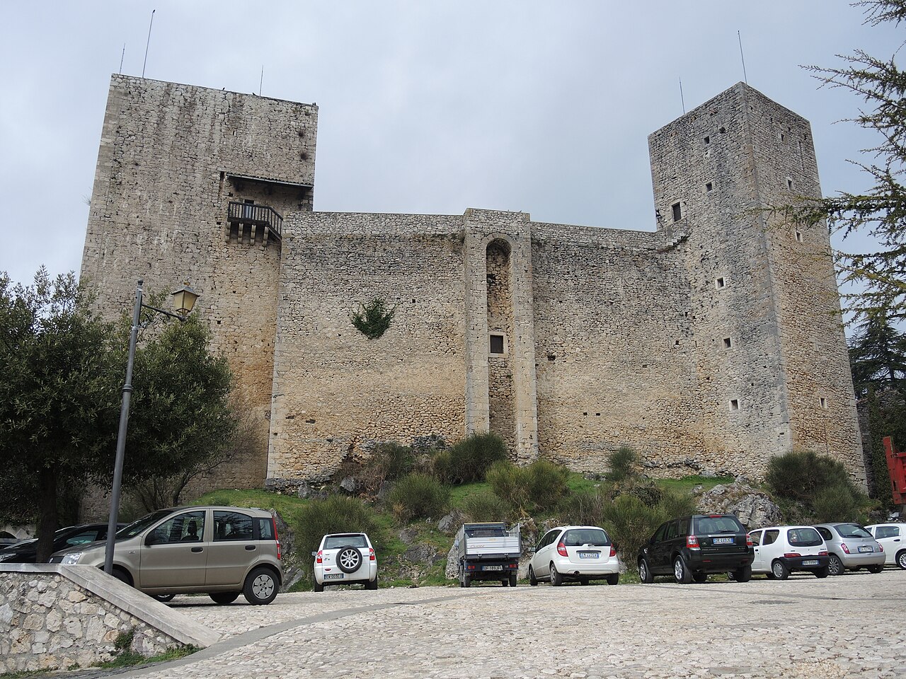 Castello di Pereto — Italy castle
