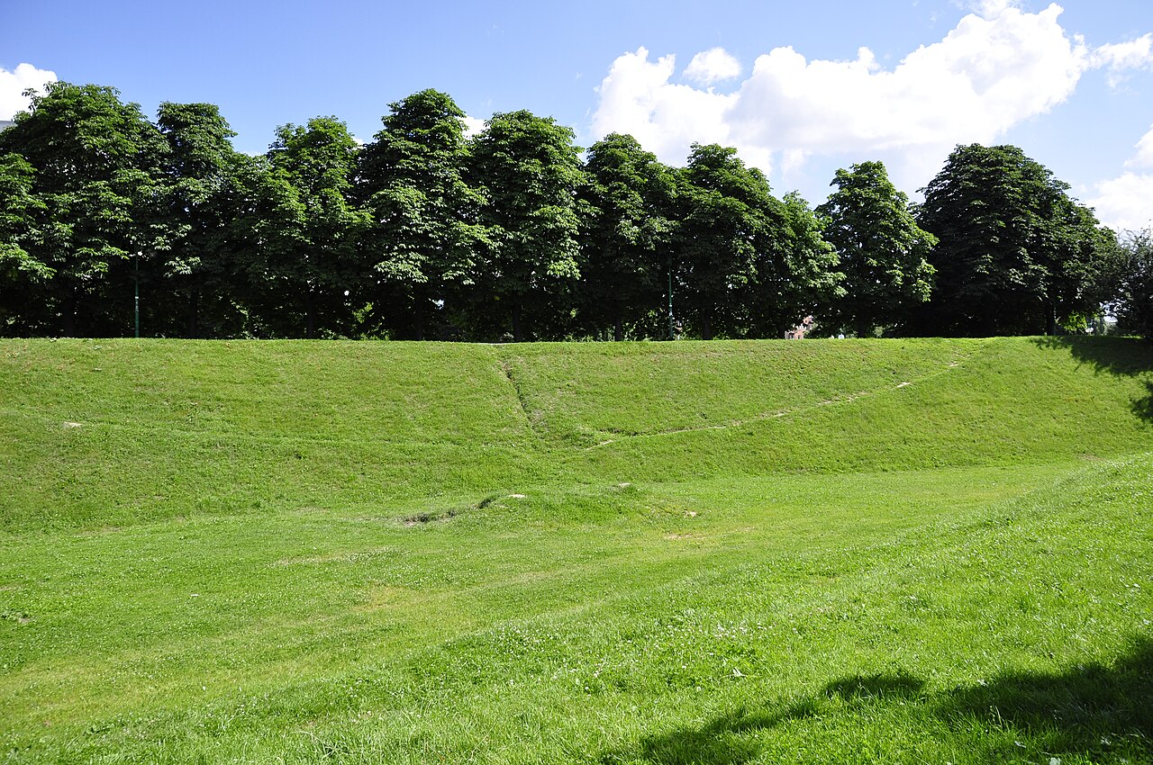 Fort Tscha-M — Poland castle