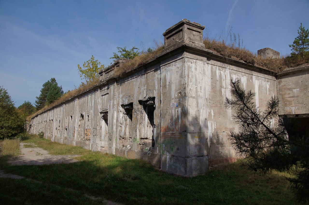 Fort Beniaminów — Poland castle
