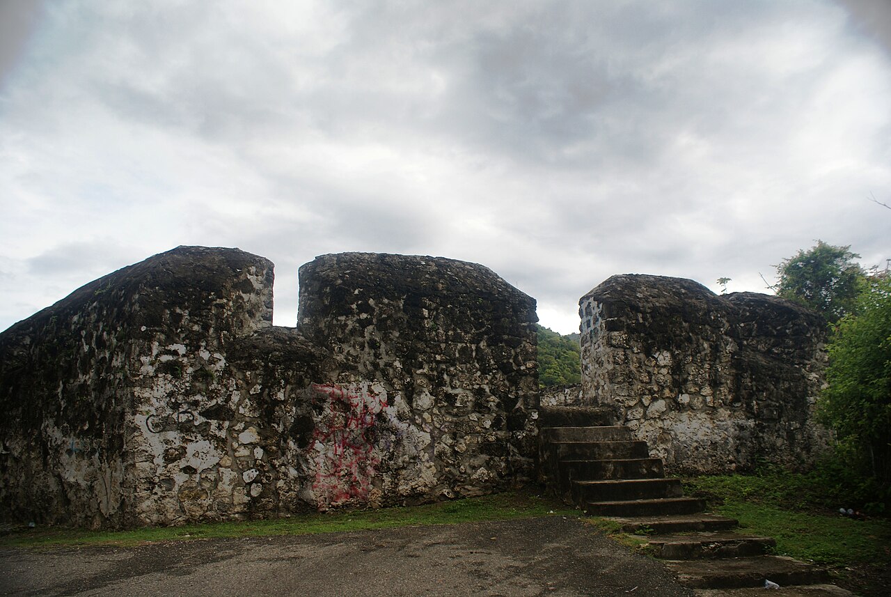 Otanaha Fortress — Indonesia castle
