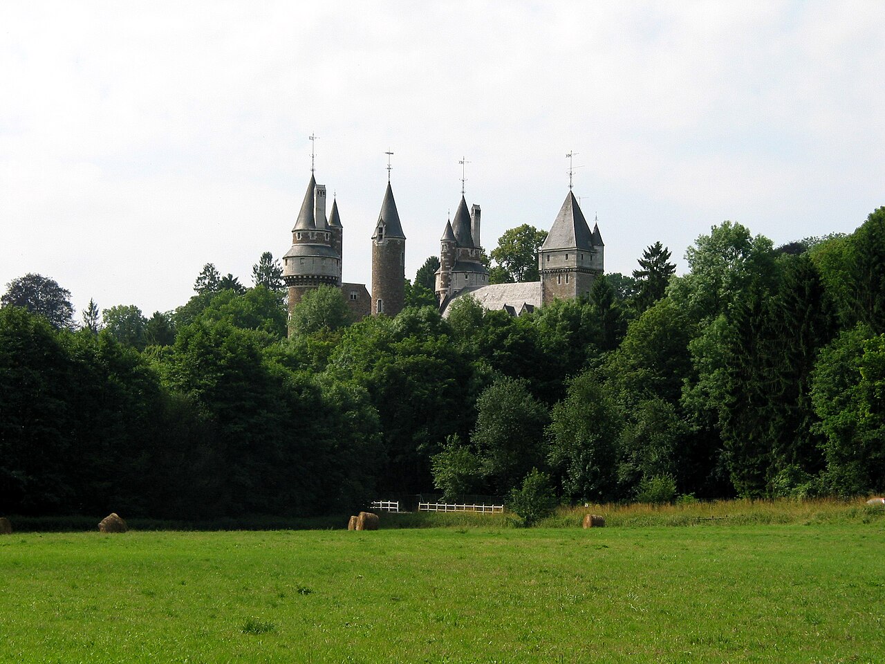 Faulx-les-Tombes Castle — Belgium castle