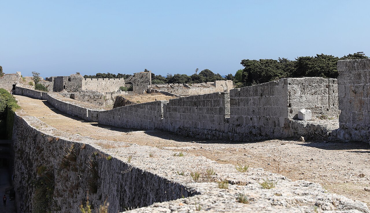 Fortifications of Rhodes — Greece castle