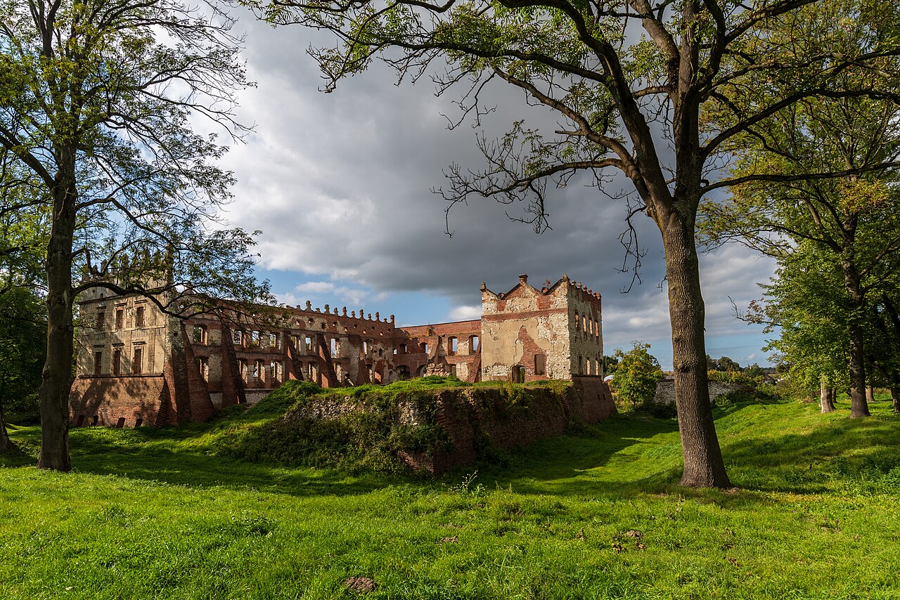 Krupe Castle — Poland castle