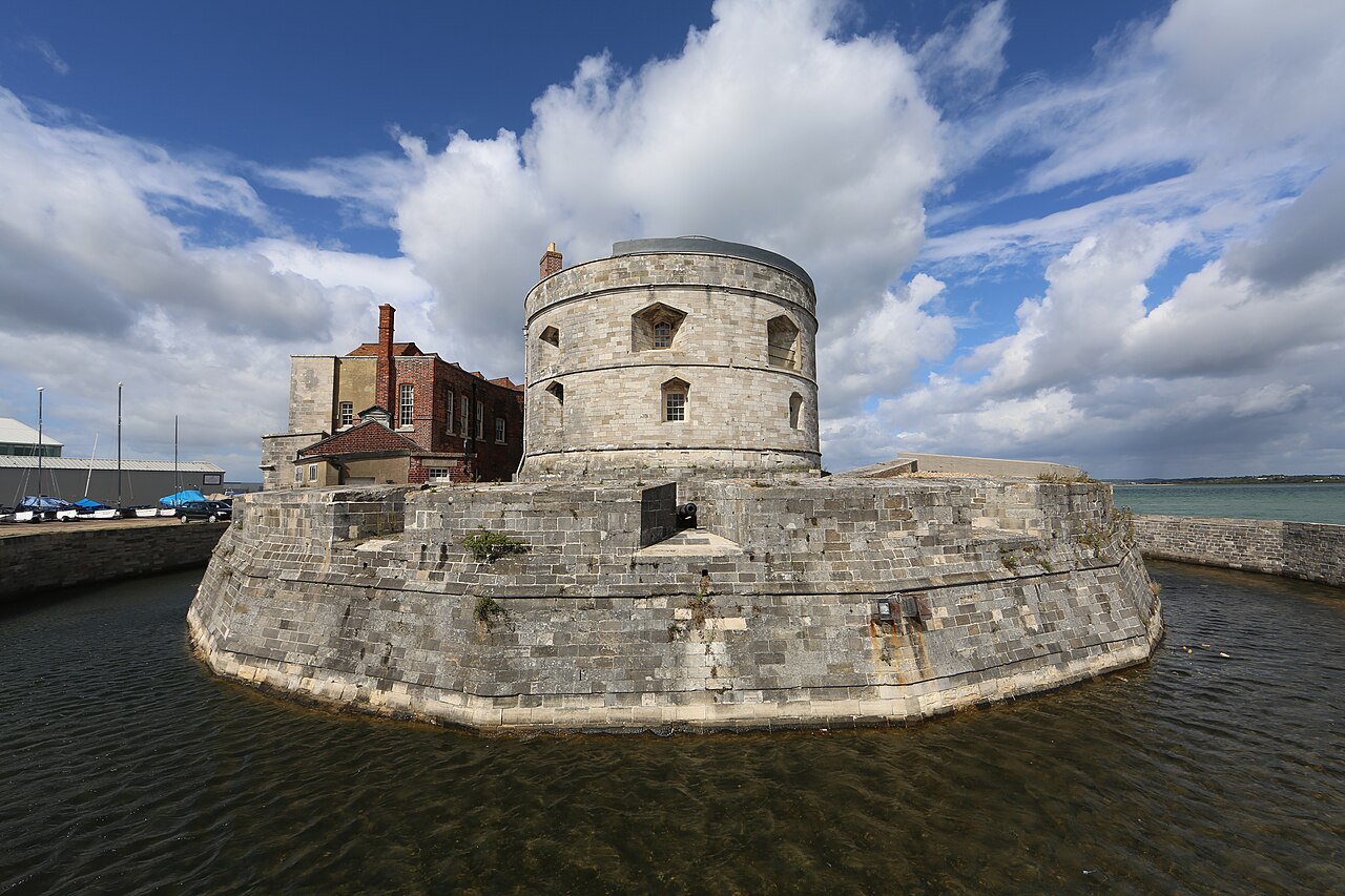 Calshot Castle — United Kingdom of Great Britain and Northern Ireland castle