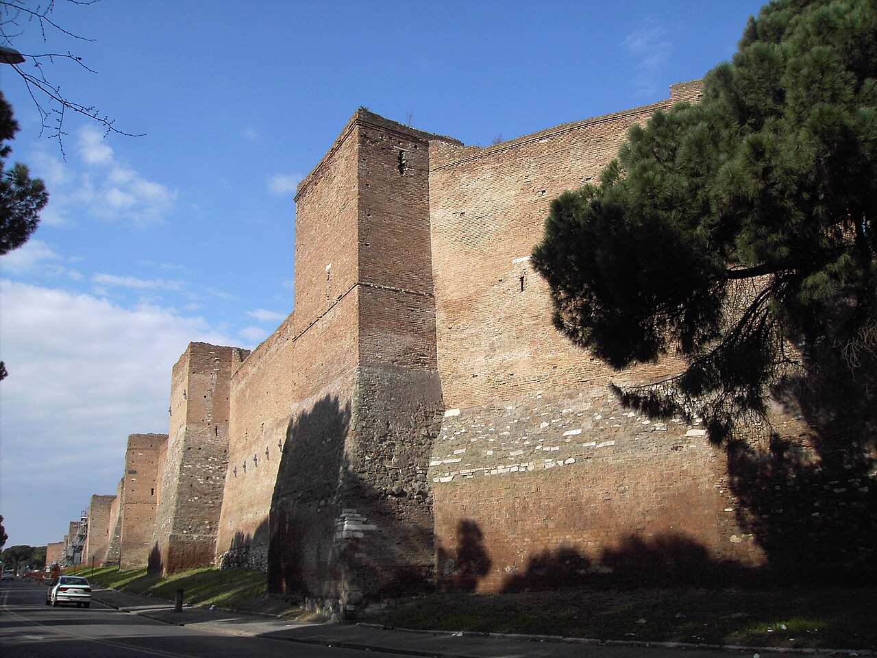 Aurelian Walls — Italy castle