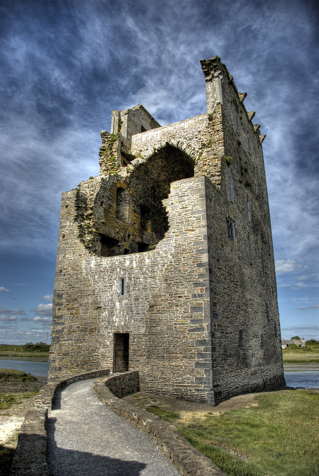 Carrigafoyle Castle — Ireland castle