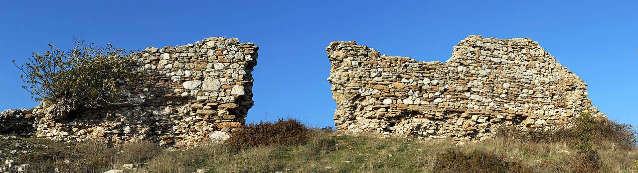 Frourio Nymfaia — Greece castle