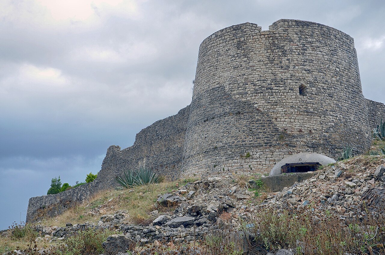 Lëkurësi Castle — Albania castle