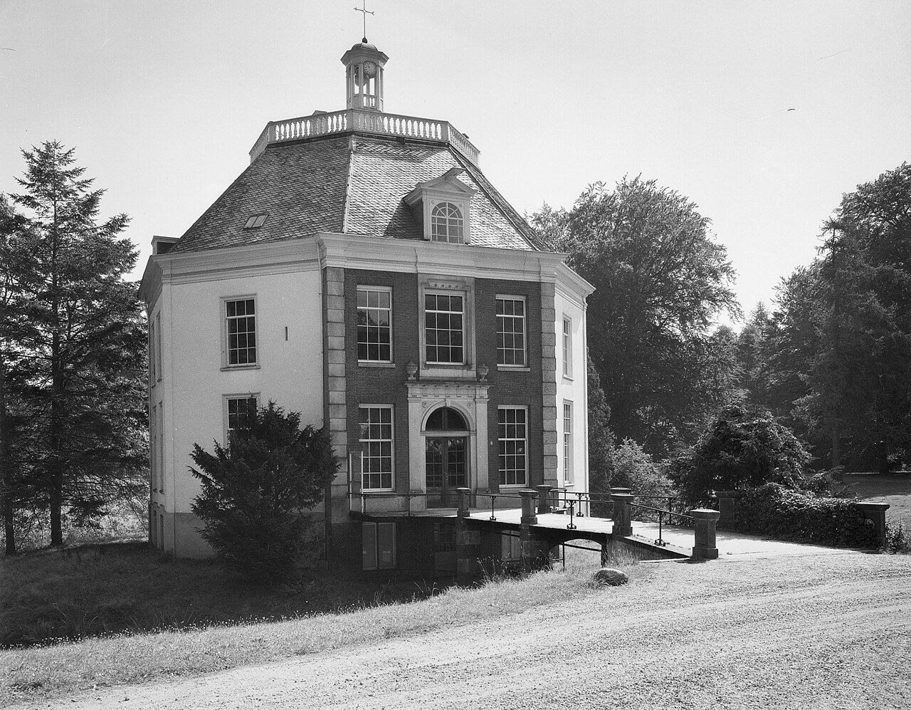 Drakensteyn Castle — Netherlands castle