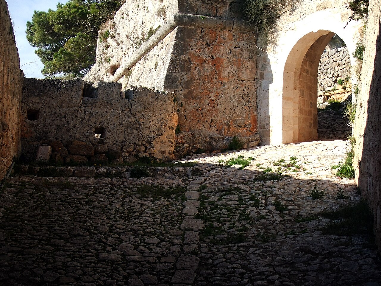 Agios Georgios Castle — Greece castle
