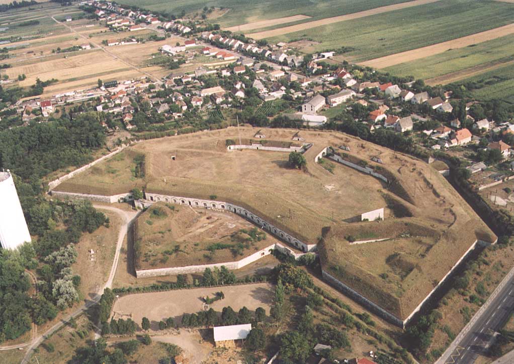 Fort Igmánd, Komárom — Hungary castle