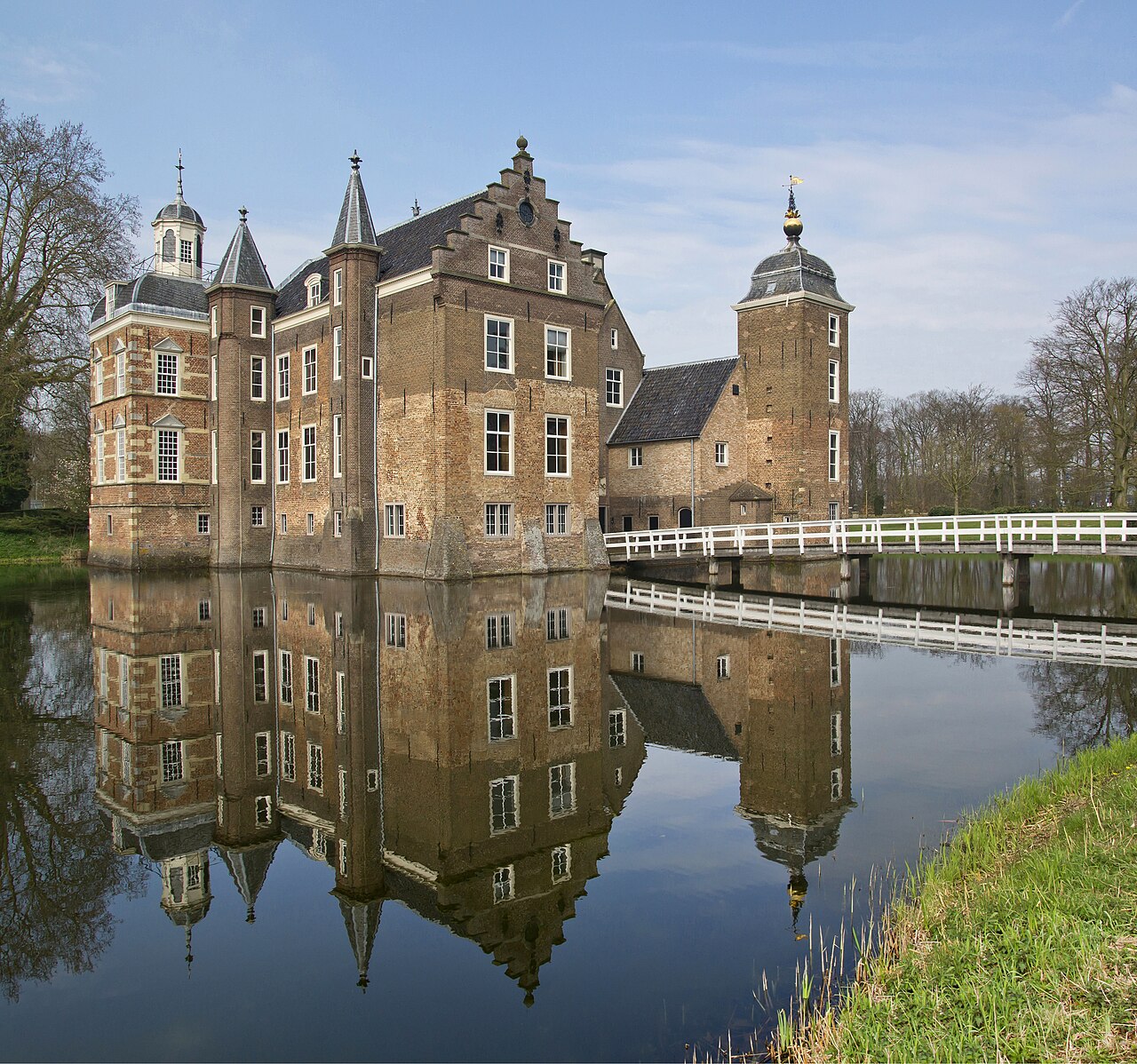 Kasteel Huize Ruurlo — Netherlands castle