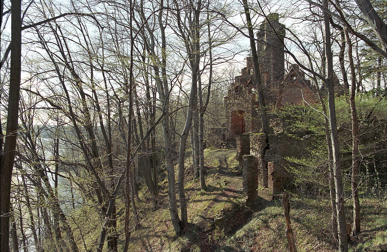 Rajsko — Poland castle