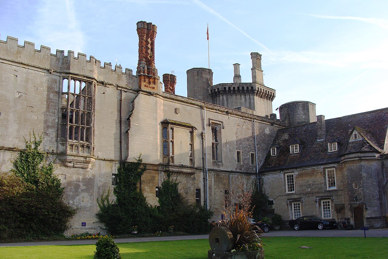 Thornbury Castle — United Kingdom of Great Britain and Northern Ireland castle