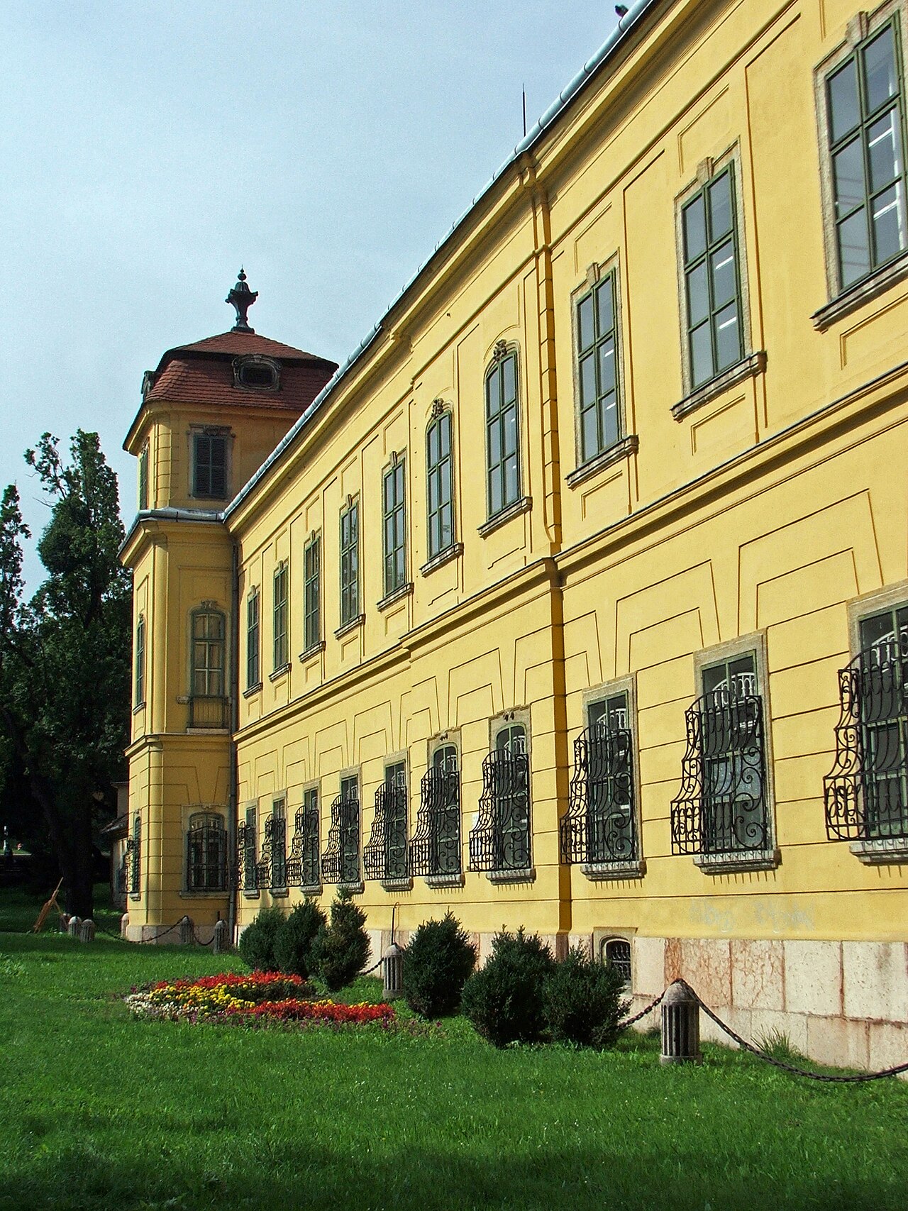 Esterházy mansion, Tata — Hungary castle