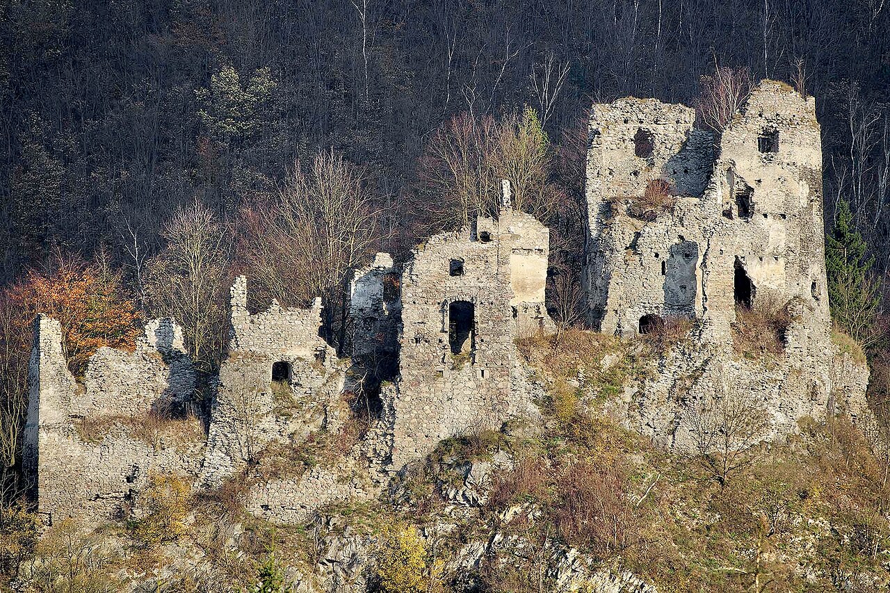 Starhrad Castle Ruins — Slovakia castle
