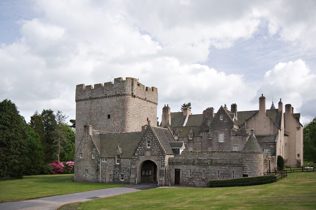 Drum Castle — United Kingdom of Great Britain and Northern Ireland castle