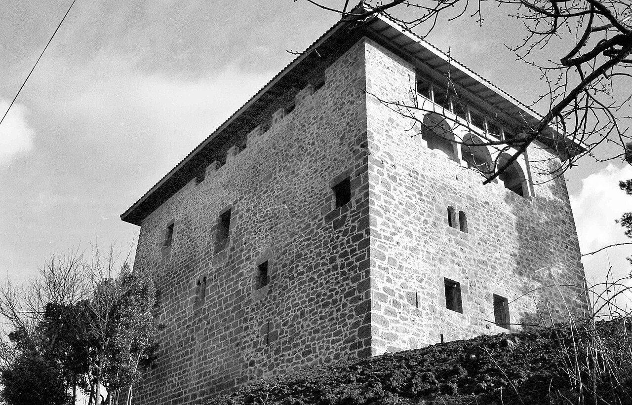 Galartza dorrea — Spain castle