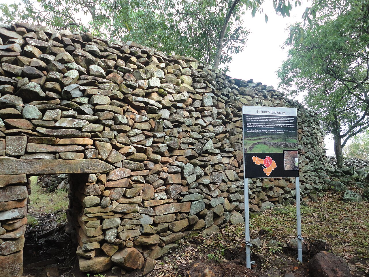 Thimlich Ohinga — Kenya castle