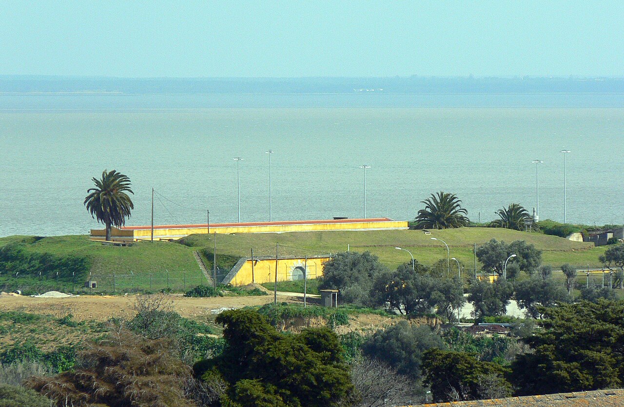 Fort of Sacavém — Portugal castle