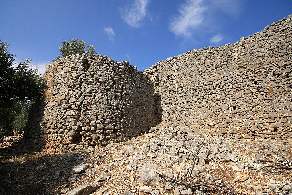 Castle of Varnakas — Greece castle