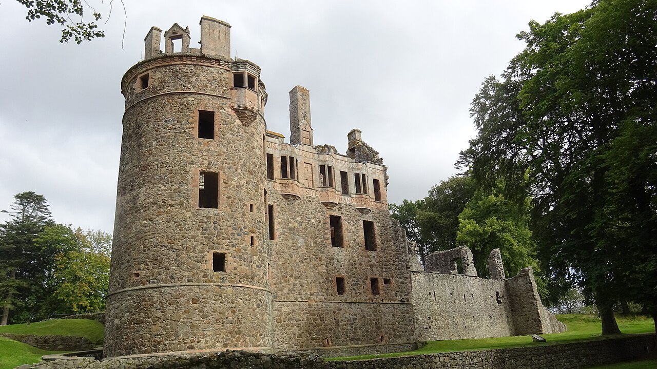 Huntly Castle — United Kingdom of Great Britain and Northern Ireland castle
