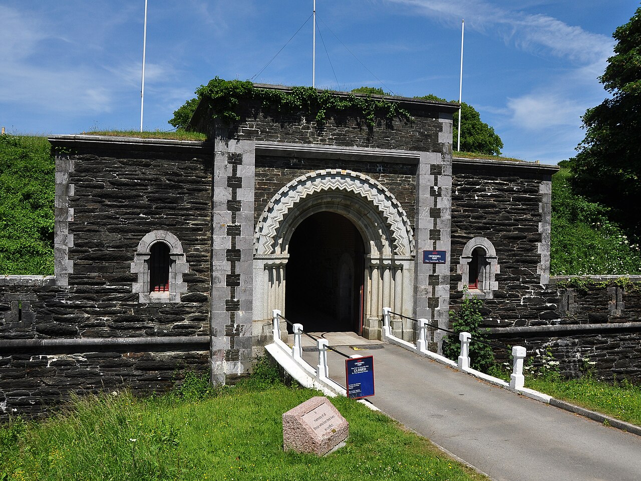 Crownhill Fort — United Kingdom of Great Britain and Northern Ireland castle