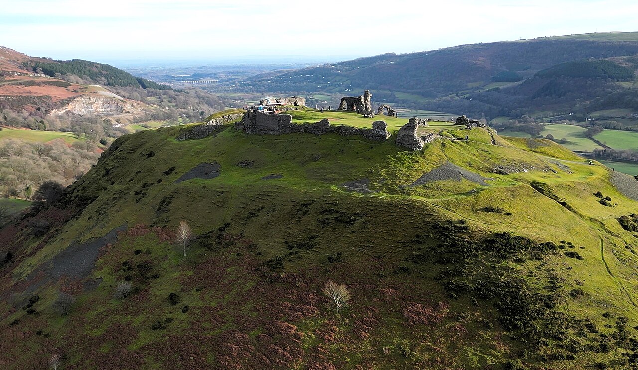 Castell Dinas Bran — United Kingdom of Great Britain and Northern Ireland castle