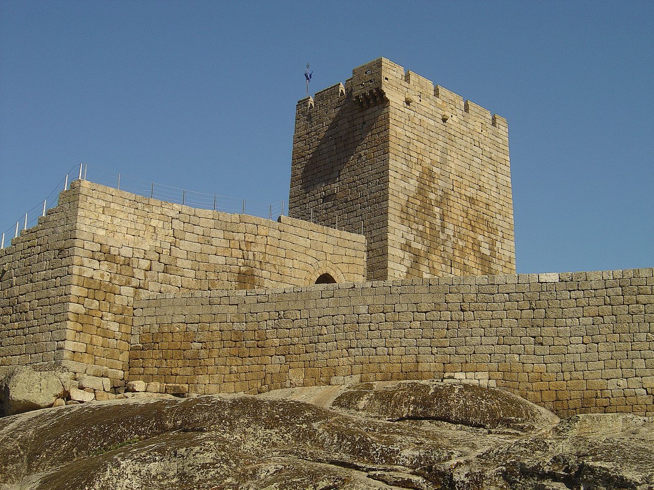 Linhares da Beira Castle — Portugal castle