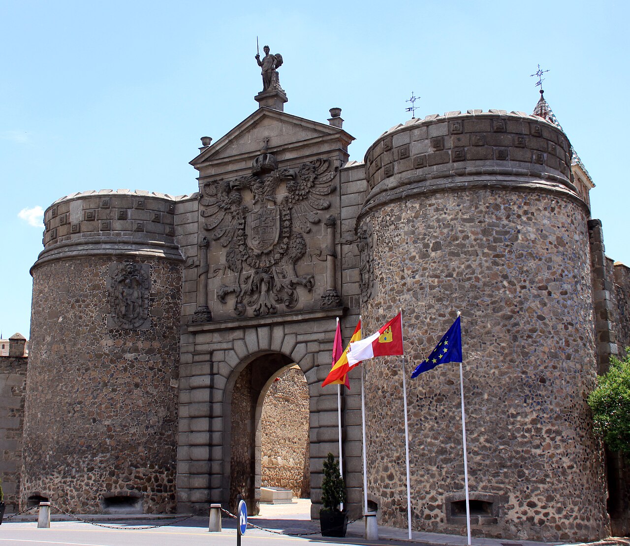 Puerta Nueva de Bisagra — Spain castle