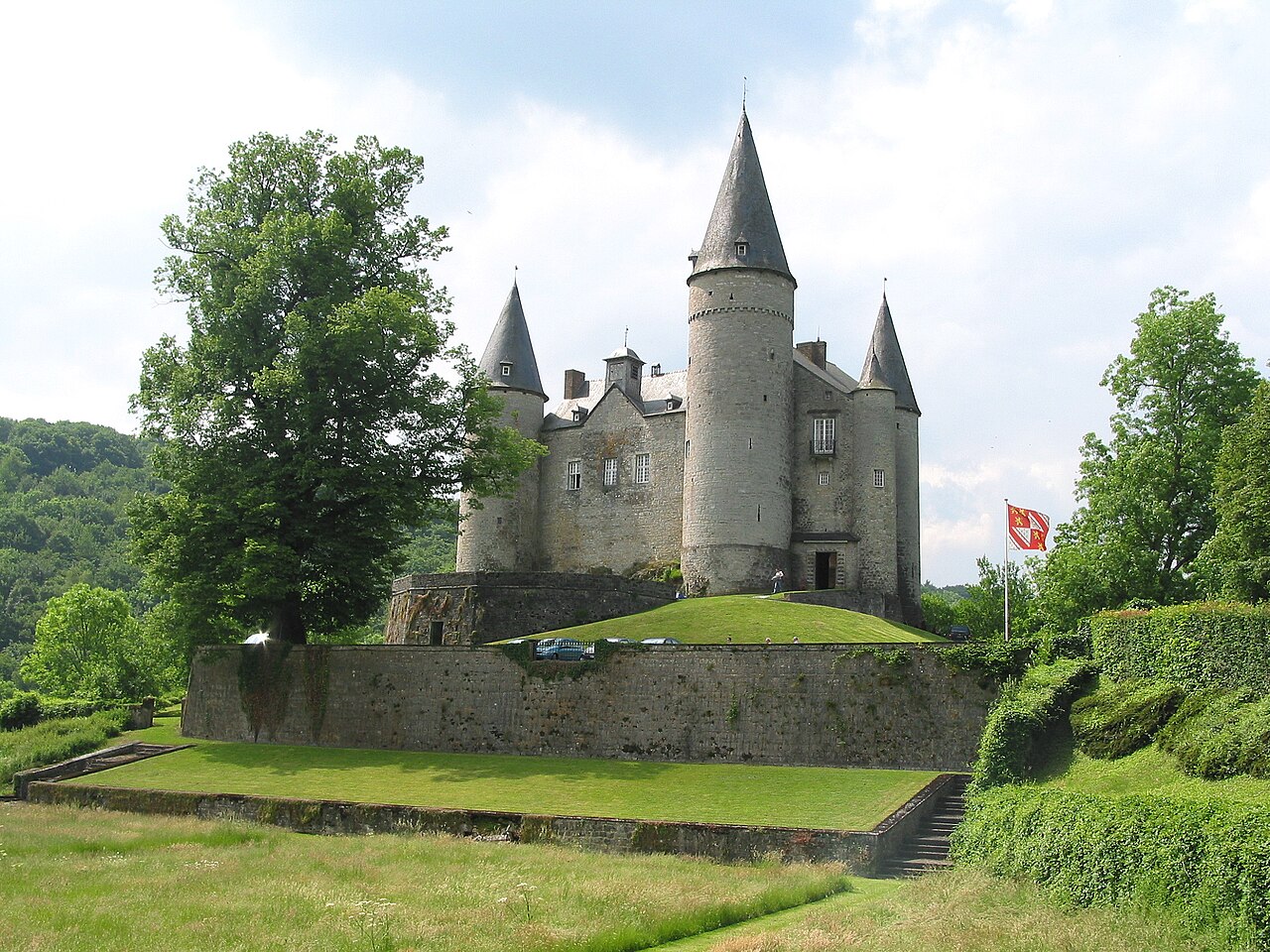 Castle of Veves — Belgium castle